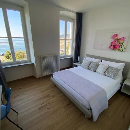 Five Flowers Guest house