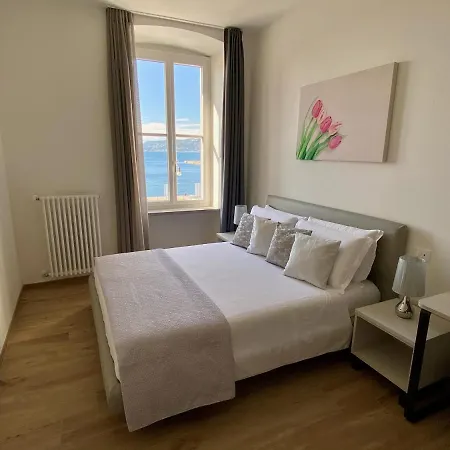 Five Flowers Trieste