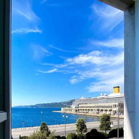 Five Flowers Guest house 4*