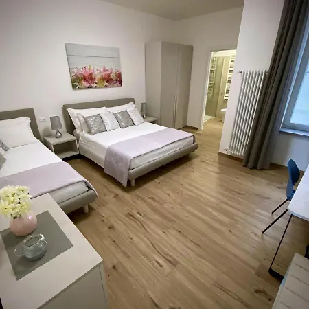 Guest house Five Flowers