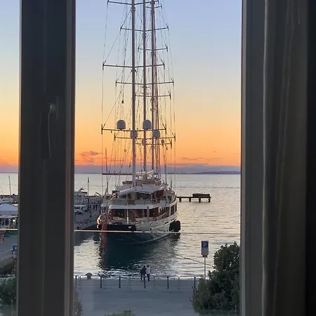 Five Flowers Guest house 4*