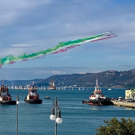 Five Flowers Pensjonat