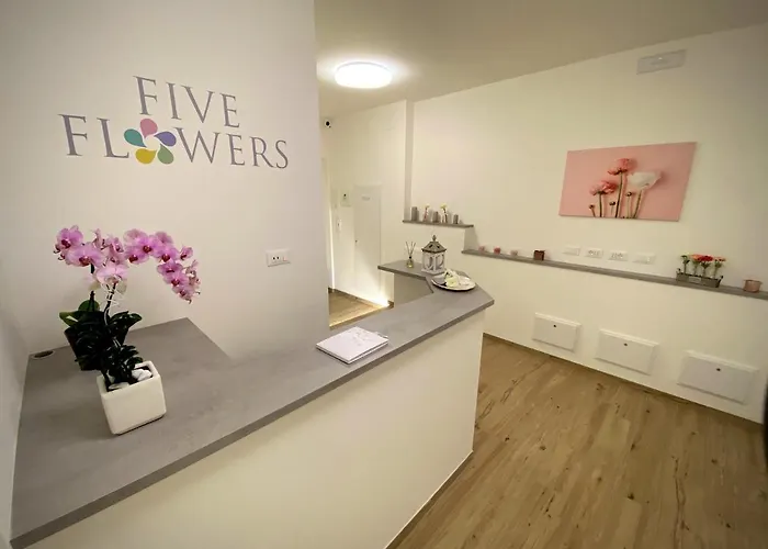 Five Flowers Pensionat