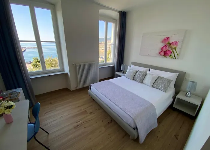 Five Flowers Pensjonat