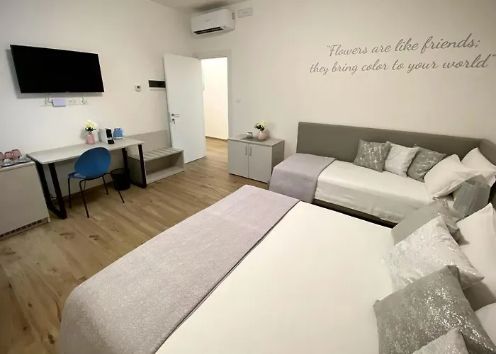 Five Flowers Pensjonat 4*